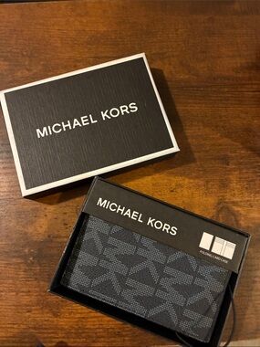 Michael Kors Men’s Black and Gray Folding Card Case